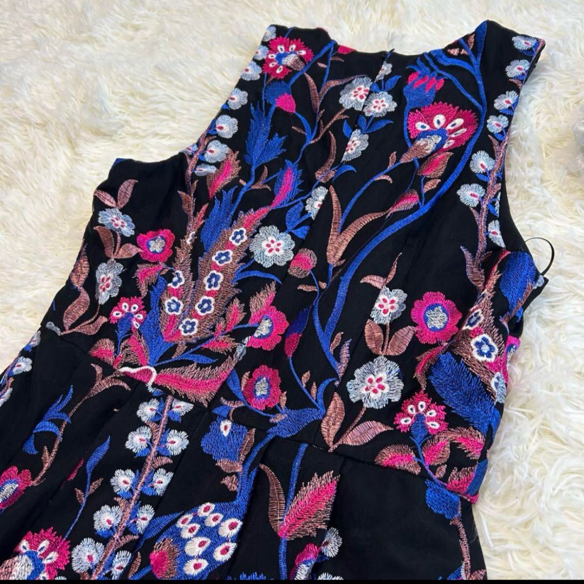 新品未使用 花柄 総刺繍 豪華Aライン 膝丈ワンピース hicole
