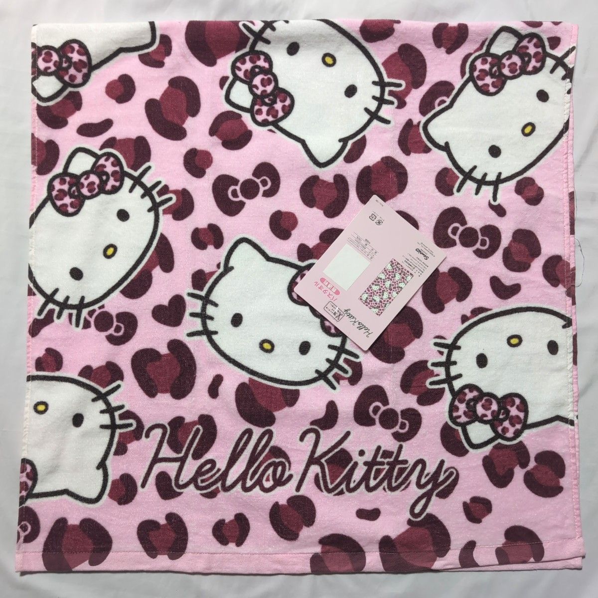 未使用 ハローキティ ヒョウ柄 ピンク バスタオル キティちゃん 未使用 ハローキティ ヒョウ柄 ピンク バスタオル キティちゃん