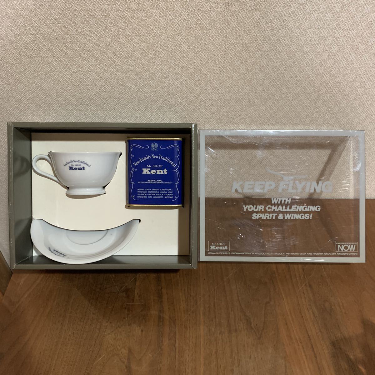 激レア KEEP FLYING Mr.SHOP Kent NOW FAMILY WE GO! 陶器製 ティーカップ ソーサー トワイニング 紅茶缶 非売品 ディスプレイ 送料無料
