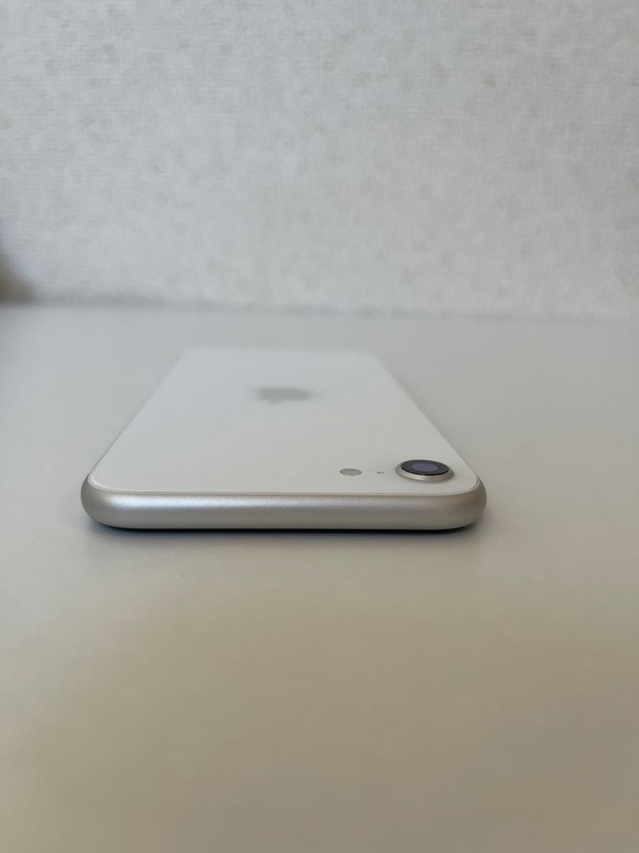 美品 iPhone SE 第2世代 se2 64GB SIMフリー ホワイト 白 本体 美品 iPhone SE 第2世代 se2 64GB SIMフリー ホワイト 白 本体