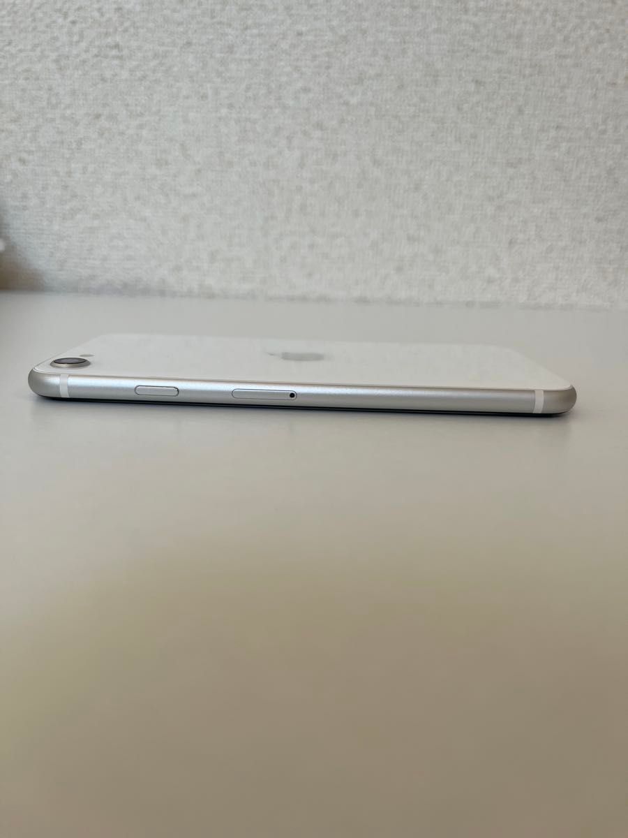 美品 iPhone SE 第2世代 se2 64GB SIMフリー ホワイト 白 本体 美品 iPhone SE 第2世代 se2 64GB SIMフリー ホワイト 白 本体