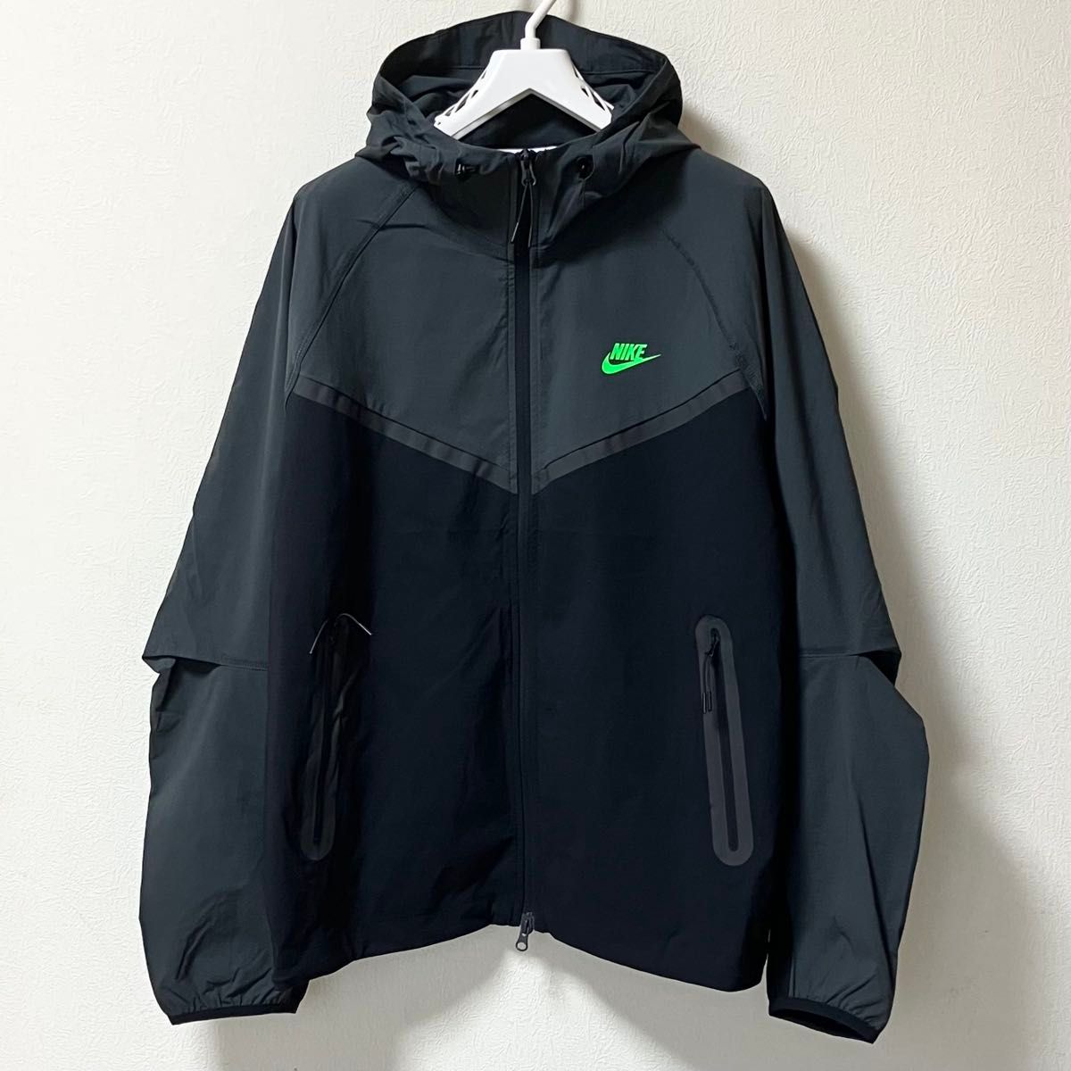 最安値【新品】Nike Tech Windrunner ナイキ テック ウィンド 最安値【新品】Nike Tech Windrunner ナイキ テック ウィンド