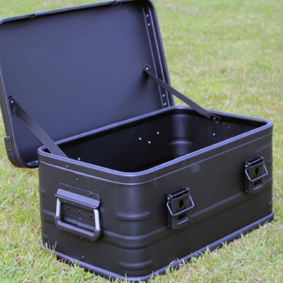 マットブラック スタッキング アルミ コンテナボックス 30L マットブラック スタッキング アルミ コンテナボックス 30L