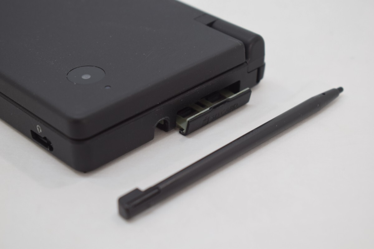 動作品 ニンテンドー DSi 本体 TWL-001 ブラック タッチペン 動作品 ニンテンドー DSi 本体 TWL-001 ブラック タッチペン