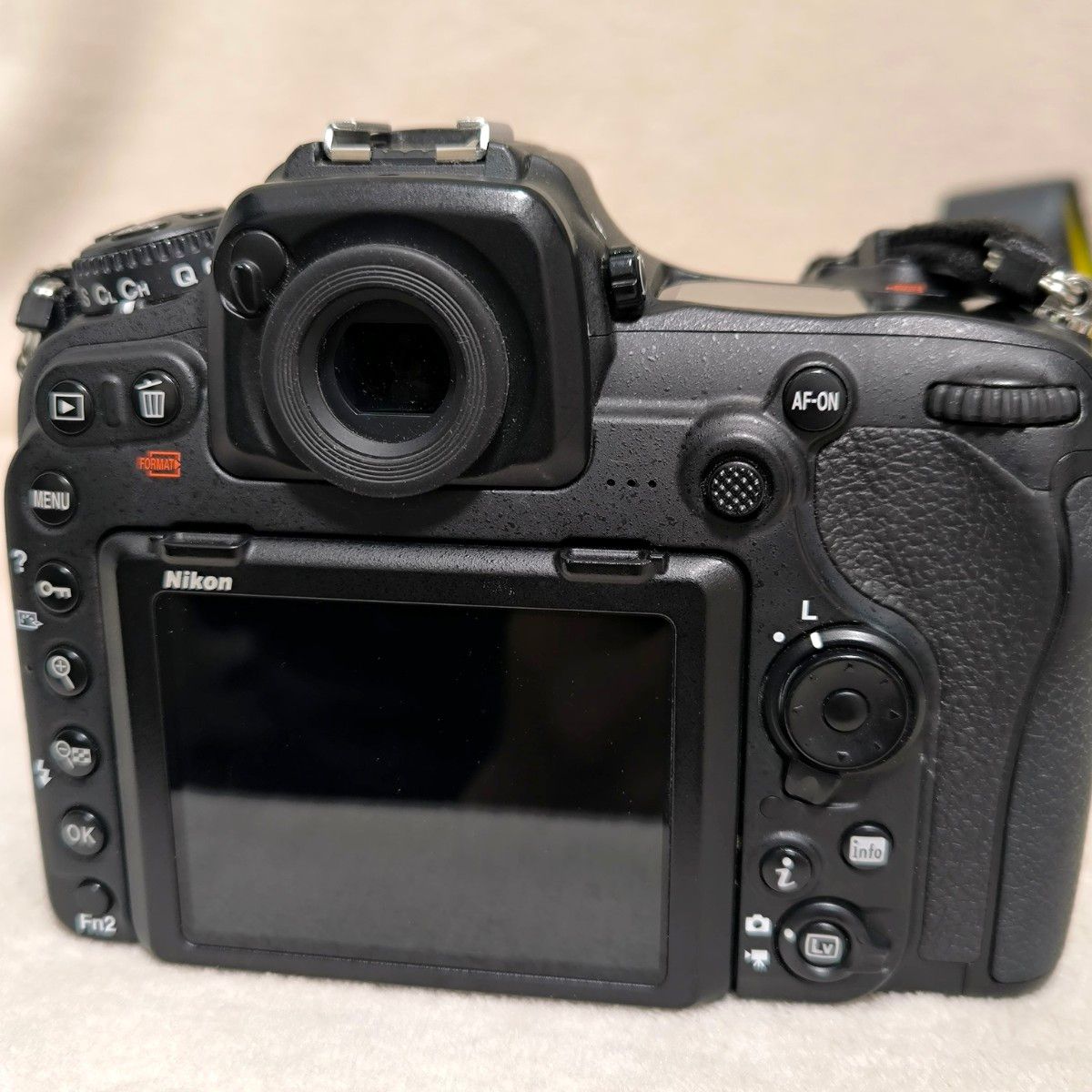 Nikon D500 ボディ バッテリー2個付属 2016年製 動作良好 Nikon D500 ボディ バッテリー2個付属 2016年製 動作良好