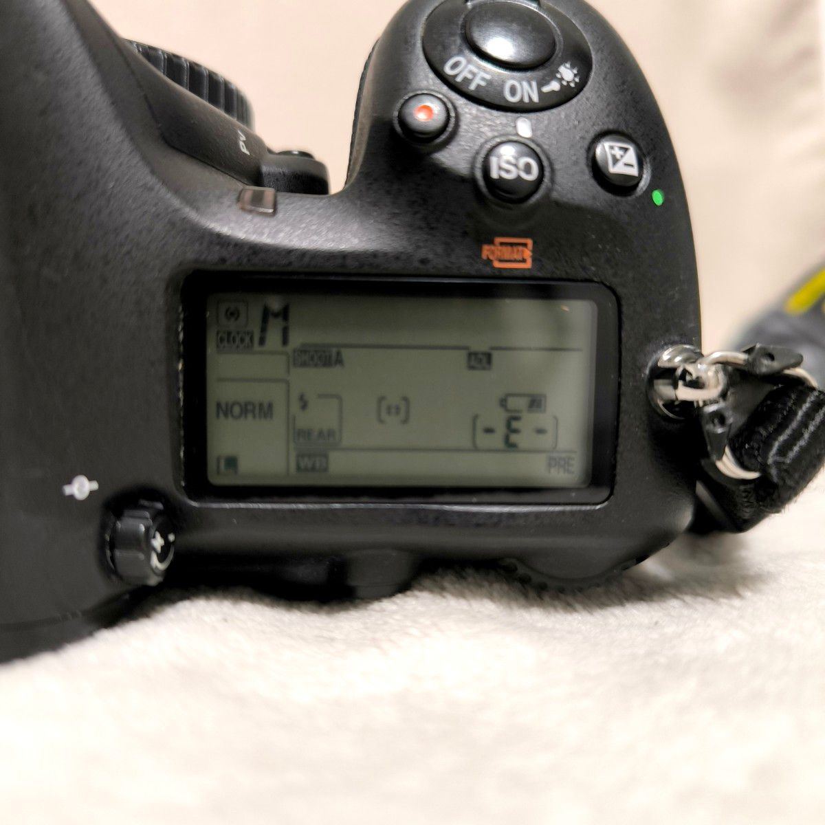Nikon D500 ボディ バッテリー2個付属 2016年製 動作良好 Nikon D500 ボディ バッテリー2個付属 2016年製 動作良好