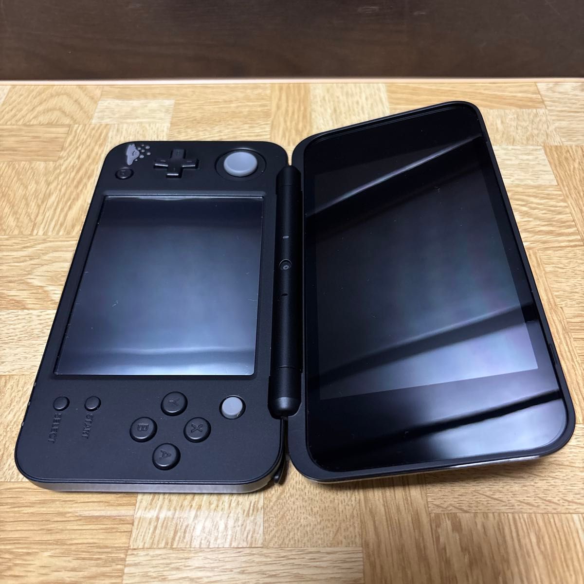 New Nintendo 2DSLL ドラゴンクエスト はぐれメタルエデション New Nintendo 2DSLL ドラゴンクエスト はぐれメタルエデション