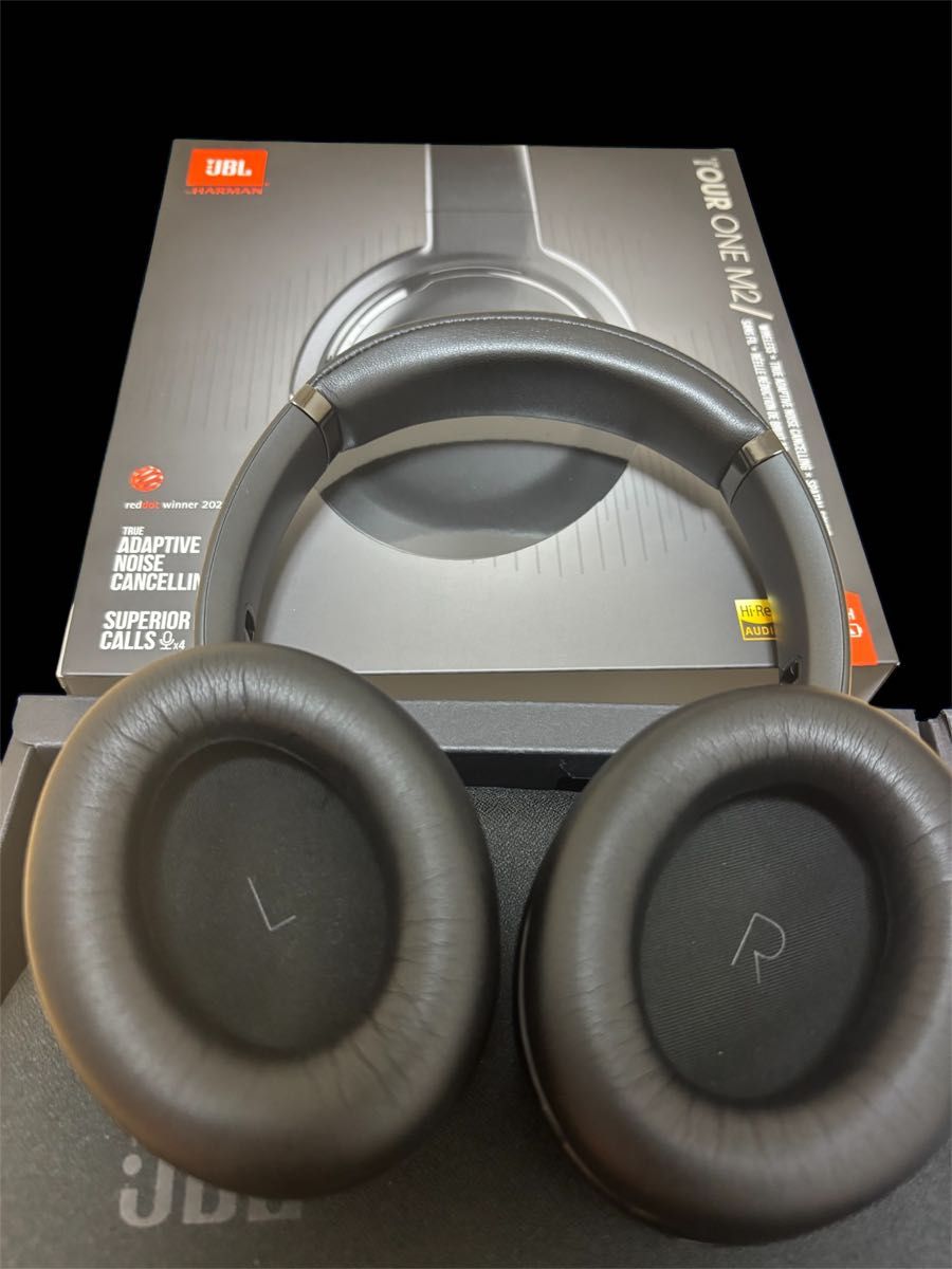 JBL Tour One M2 ワイヤレスノイズキャンセリングヘッドホン JBL Tour One M2 ワイヤレスノイズキャンセリングヘッドホン