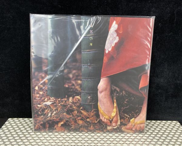 ☆美品 完全限定生産盤 スピッツ 花鳥風月+ 10インチ アナログ ☆美品 完全限定生産盤 スピッツ 花鳥風月+ 10インチ アナログ