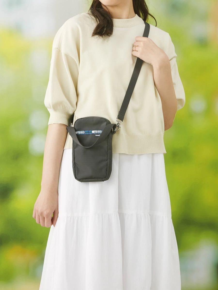 ショルダーバッグ〈LeSportsac × familiar〉 ファミリア ショルダーバッグ〈LeSportsac × familiar〉 ファミリア