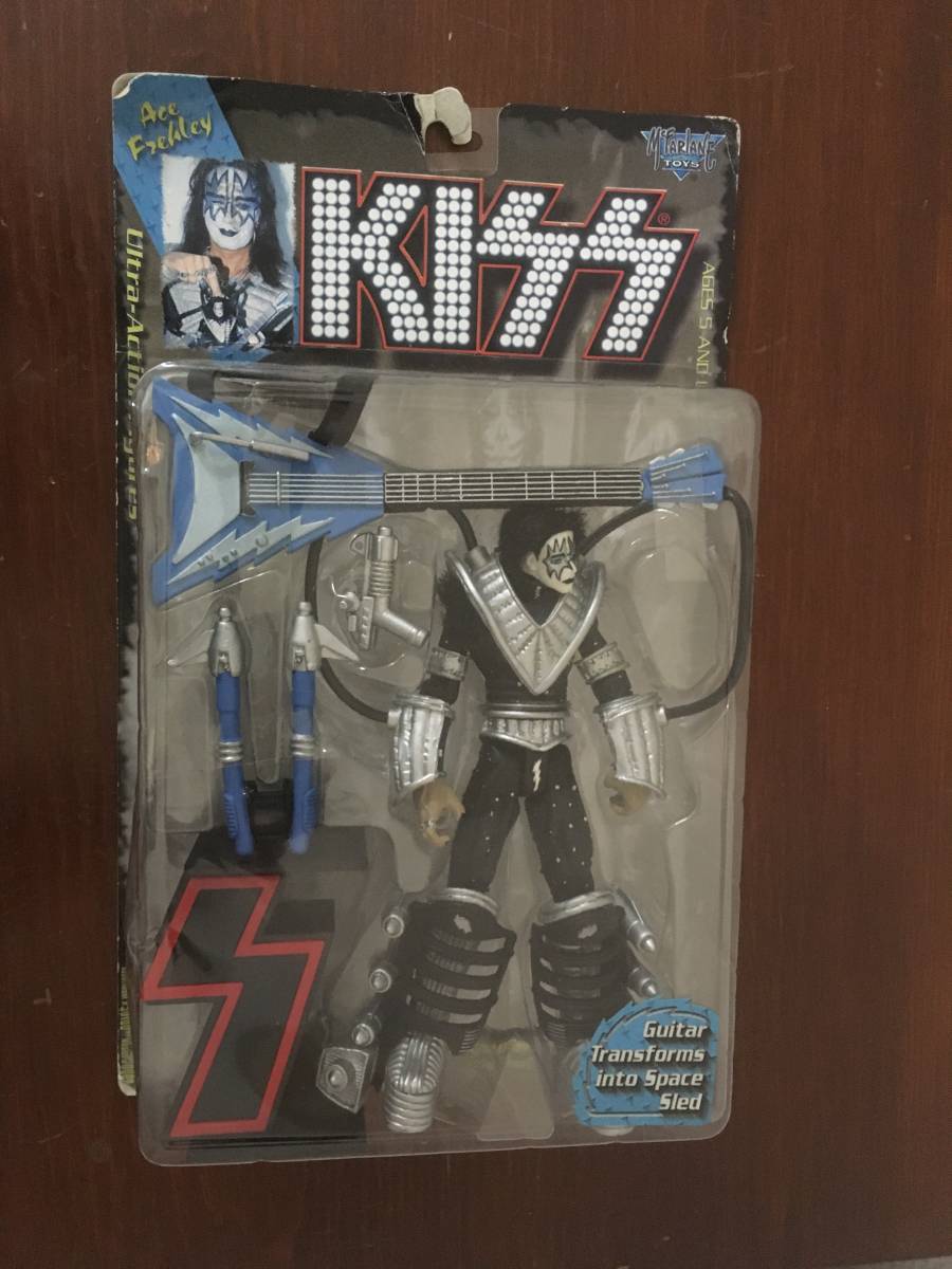 送料無料即決! 1997 McFarlane KISS Ace Frehley Ultra Action Figure 7 Gt Transforms into Space Sled Limited Edition (フィギア)