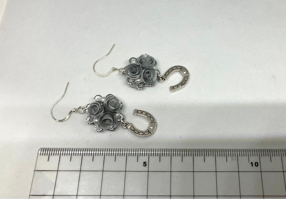 銀薔薇のピアス 蹄鉄 ロザフィ|Yahoo!フリマ(旧PayPayフリマ) 銀薔薇のピアス 蹄鉄 ロザフィ|Yahoo!フリマ(旧PayPayフリマ)