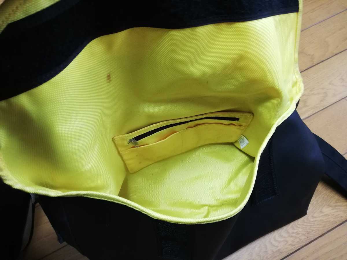  burr stick nylon × PVC messenger bag shoulder bag black × yellow waterproof material 