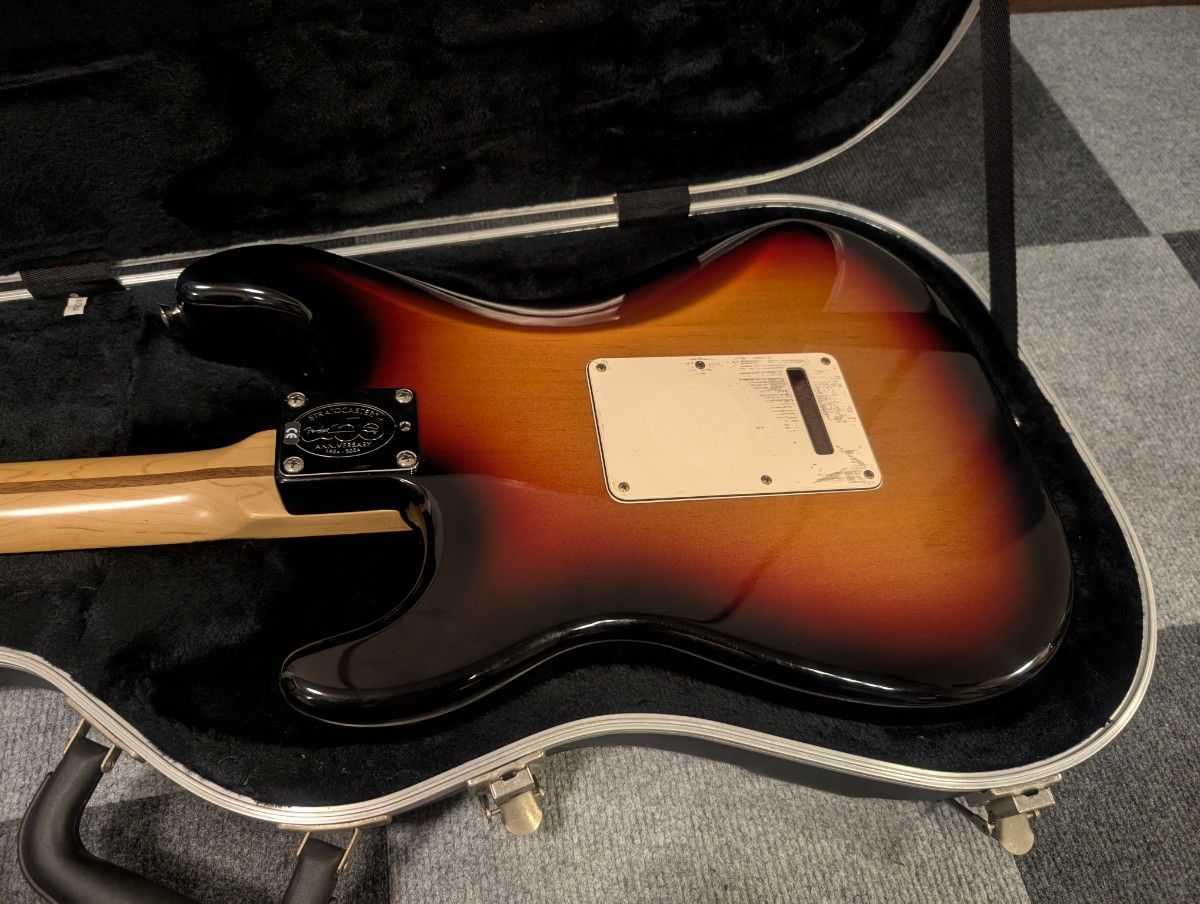 Fender USA ストラトキャスター 生誕50周年記念モデル American Fender USA ストラトキャスター 生誕50周年記念モデル American