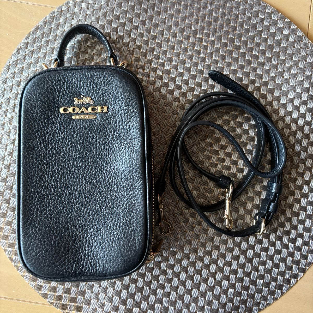COACH(コーチ) 本革 スマホショルダーバッグ クロスボディ COACH(コーチ) 本革 スマホショルダーバッグ クロスボディ