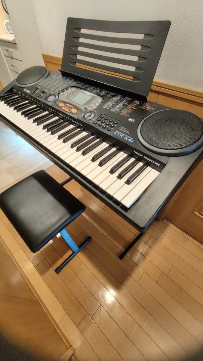 CASIO電子ピアノCTK-541 椅子 スタンド イヤホン 楽譜台 付き CASIO電子ピアノCTK-541 椅子 スタンド イヤホン 楽譜台 付き