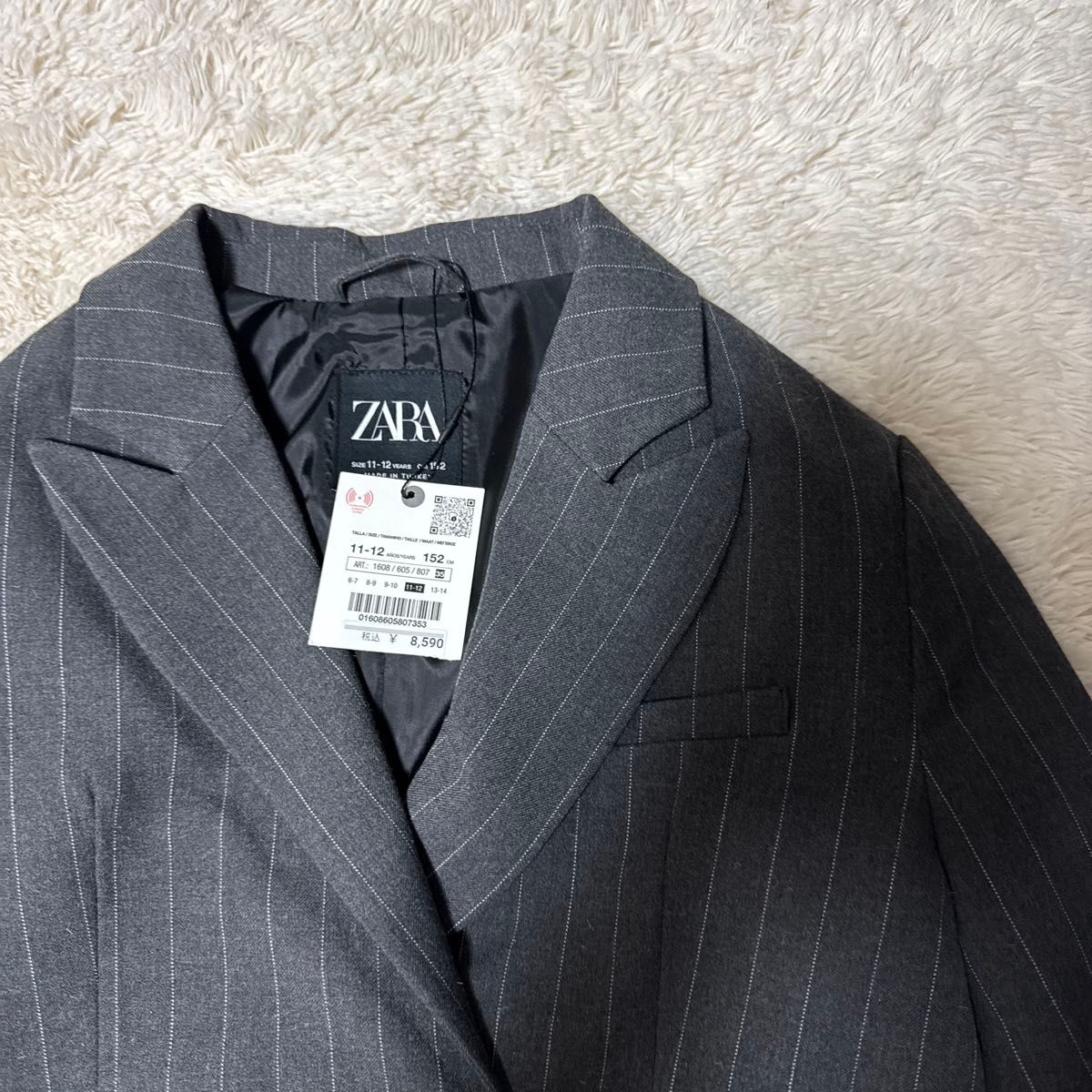 ZARA ピンストライプブレザー|Yahoo!フリマ(旧PayPayフリマ) ZARA ピンストライプブレザー|Yahoo!フリマ(旧PayPayフリマ)