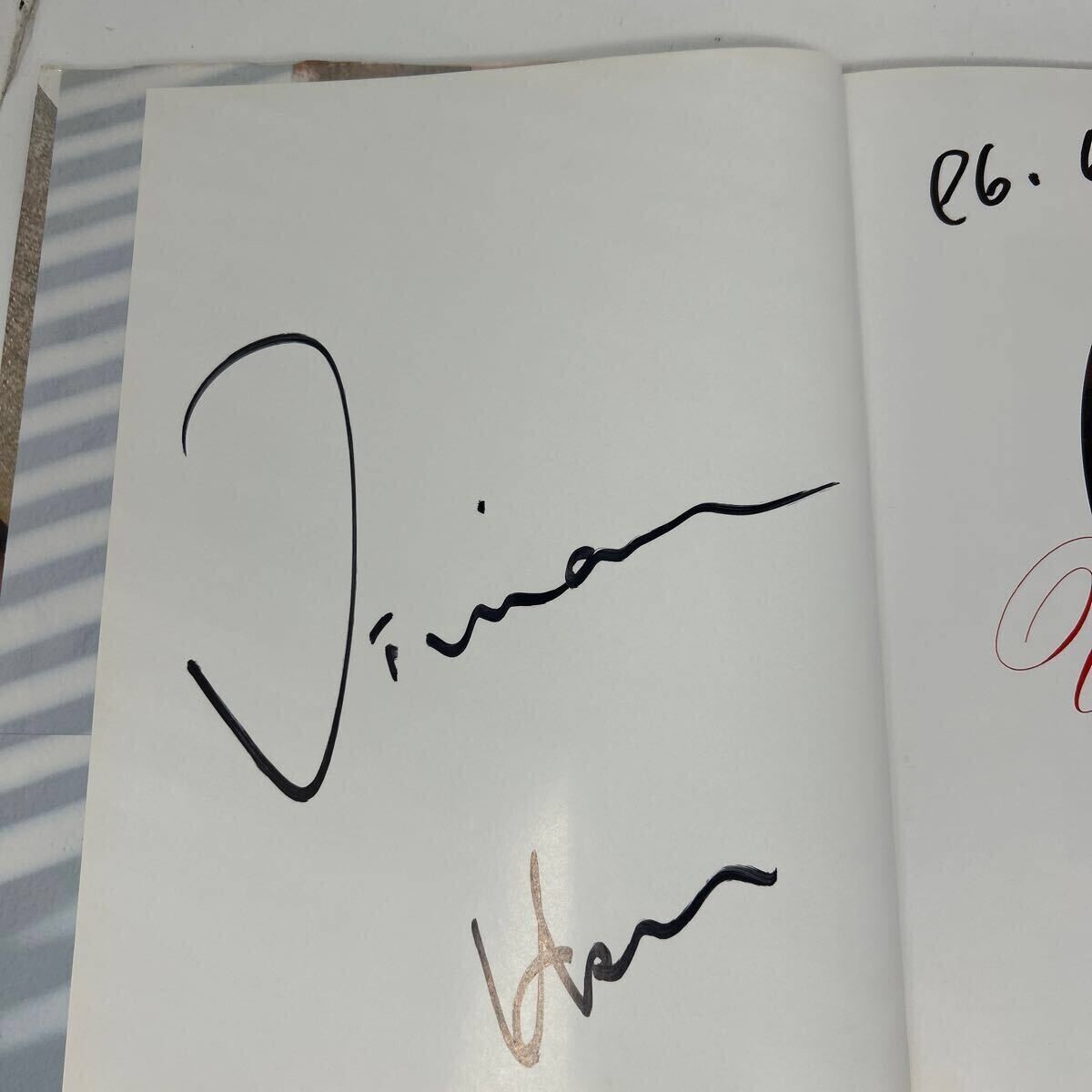 中古 【サイン入り 初版・帯付き】 ビビアン・スー 写真集 VENUS 中古 【サイン入り 初版・帯付き】 ビビアン・スー 写真集 VENUS