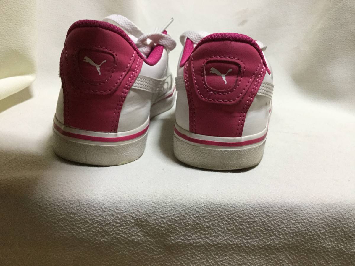 C7048*PUMA*23.5cm* white & pink sneakers 