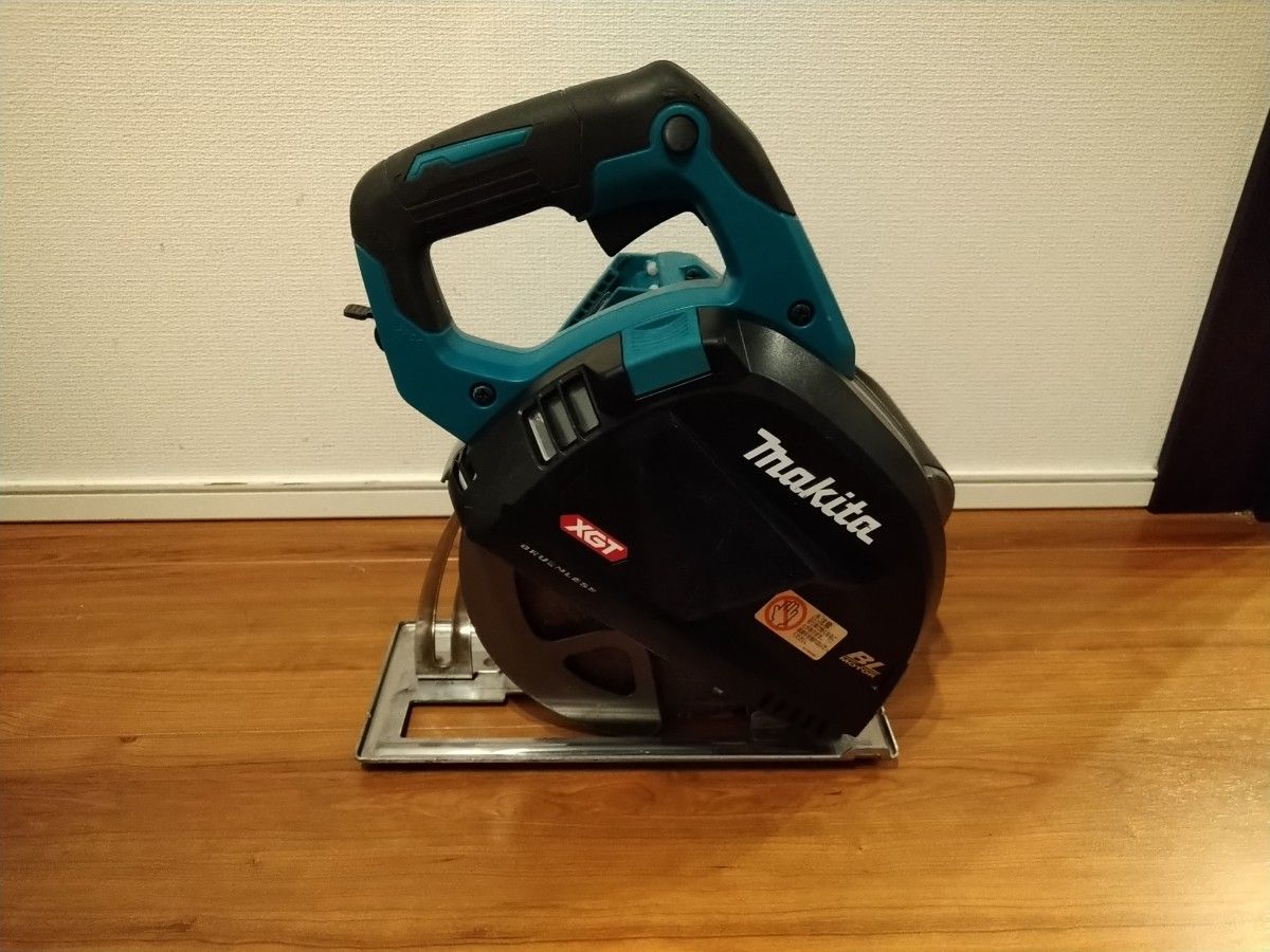 makita マキタ 185mm 40V 充電式チップソーカッターCS001G makita マキタ 185mm 40V 充電式チップソーカッターCS001G
