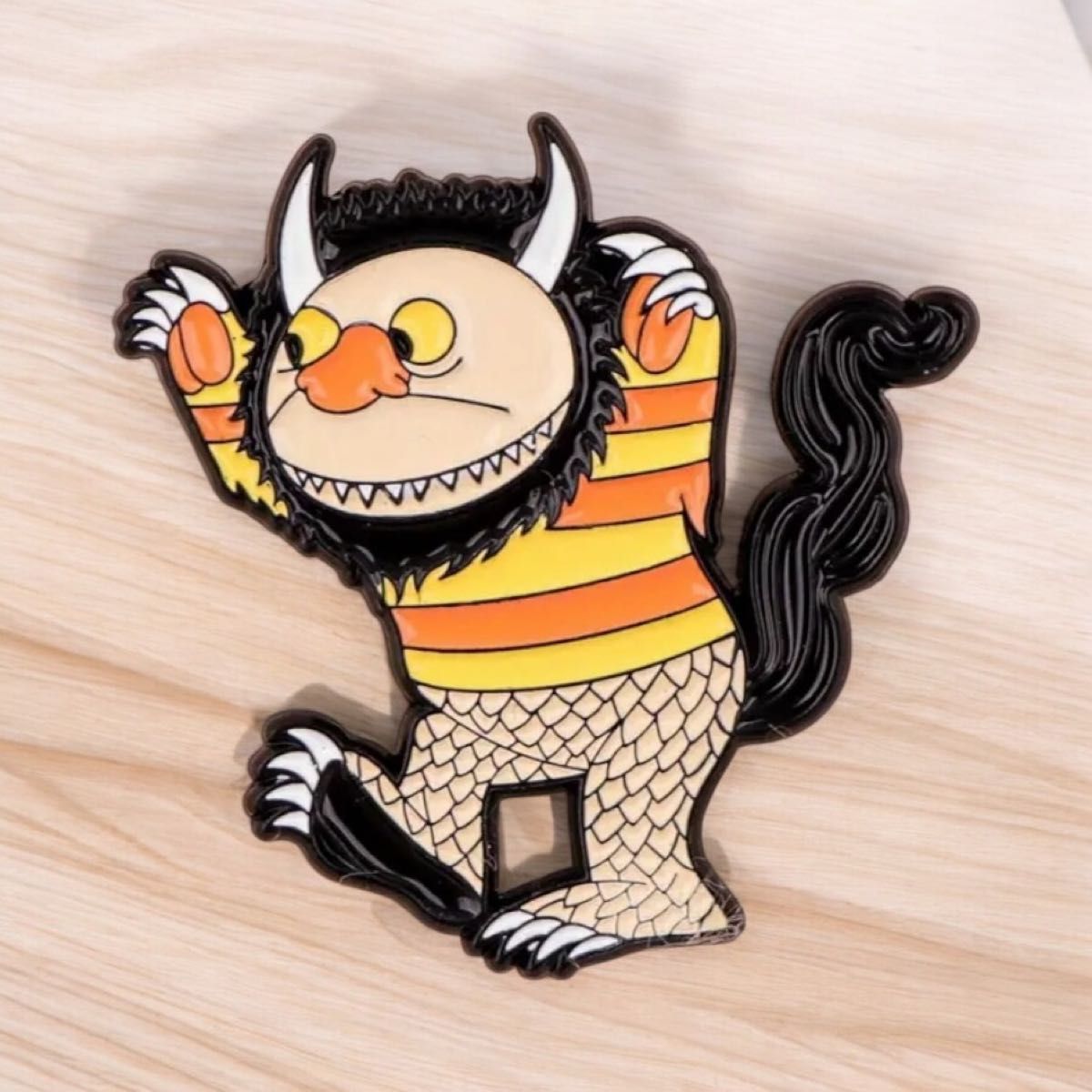 ピンズ】かいじゅうたちのいるところ モチーフ モンスター ピンズ】かいじゅうたちのいるところ モチーフ モンスター