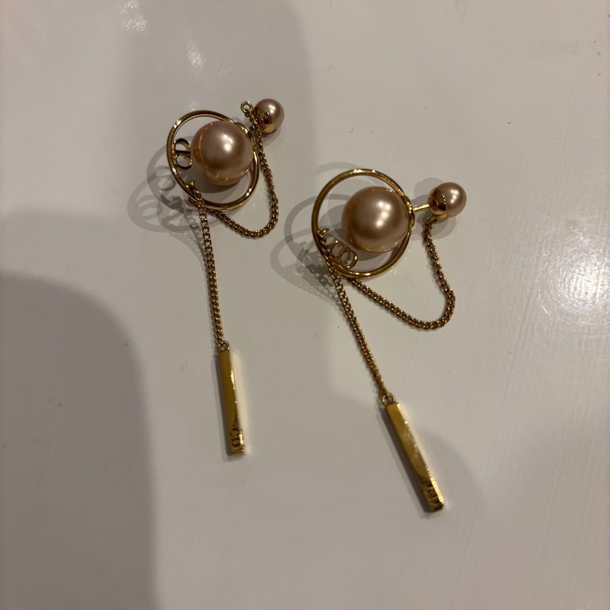 美品】Dior ディオール ピアス ゴールド ピンクパール ロゴ 美品】Dior ディオール ピアス ゴールド ピンクパール ロゴ