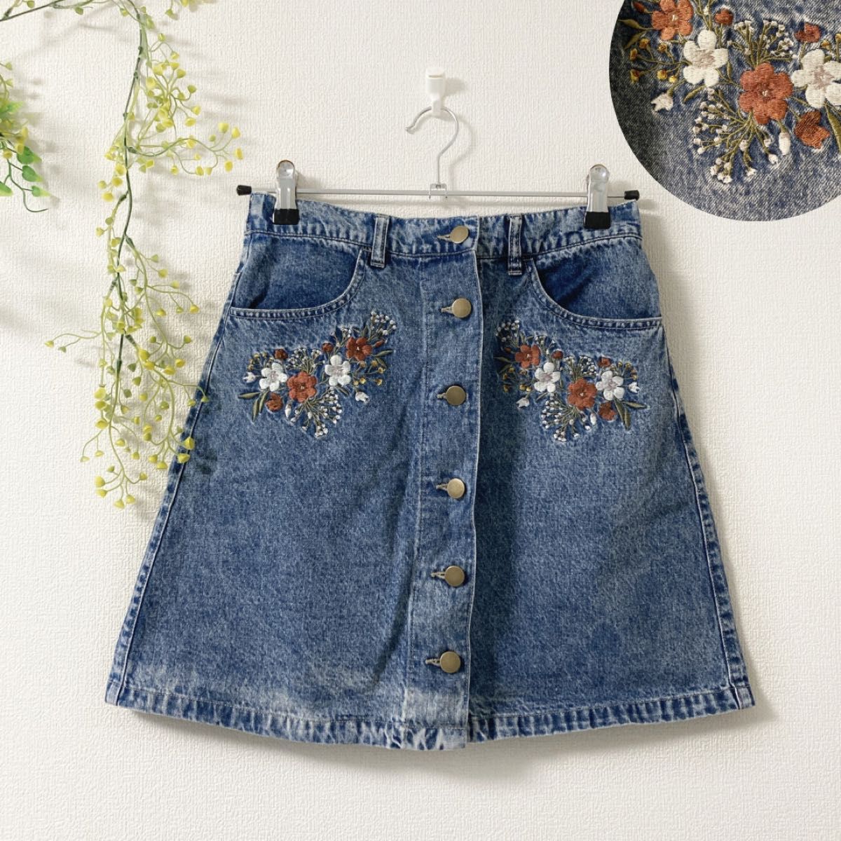 デニムスカート 花モチーフ 刺繍 エレガント Y2K 綿混 膝上丈 デニムスカート 花モチーフ 刺繍 エレガント Y2K 綿混 膝上丈