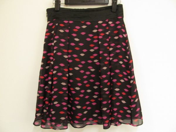 (34968)ELLE L skirt lip pattern black 38 USED