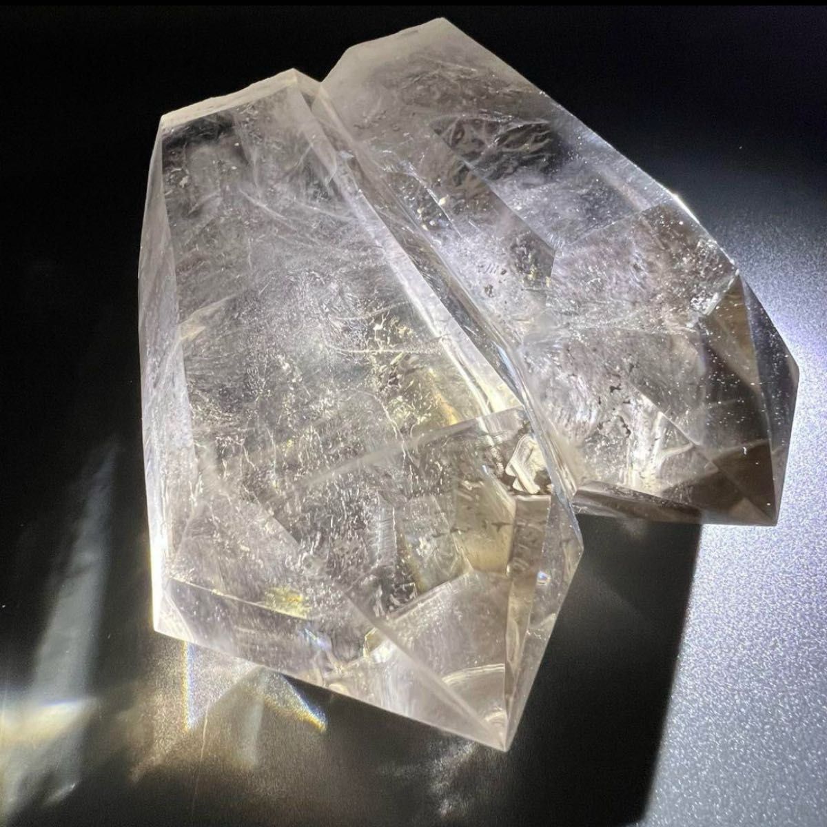 超極品 透き通る美しさ 存在感超絶 レインボー ライトニング水晶 超極品 透き通る美しさ 存在感超絶 レインボー ライトニング水晶