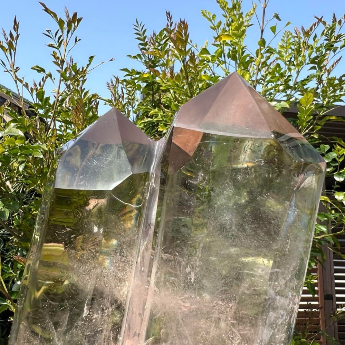 超極品 透き通る美しさ 存在感超絶 レインボー ライトニング水晶 超極品 透き通る美しさ 存在感超絶 レインボー ライトニング水晶