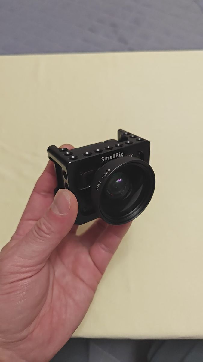 【美品 完動品】SONY サイバーショット RX0 m2 と予備バッテリー2本、ワイコンレンズなど各種アクセサリーセット