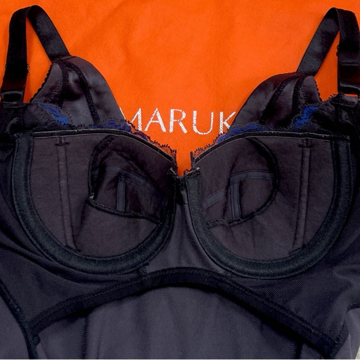 未使用品】補正下着 マルコ カーヴィシャス 1/2カップロング 未使用品】補正下着 マルコ カーヴィシャス 1/2カップロング
