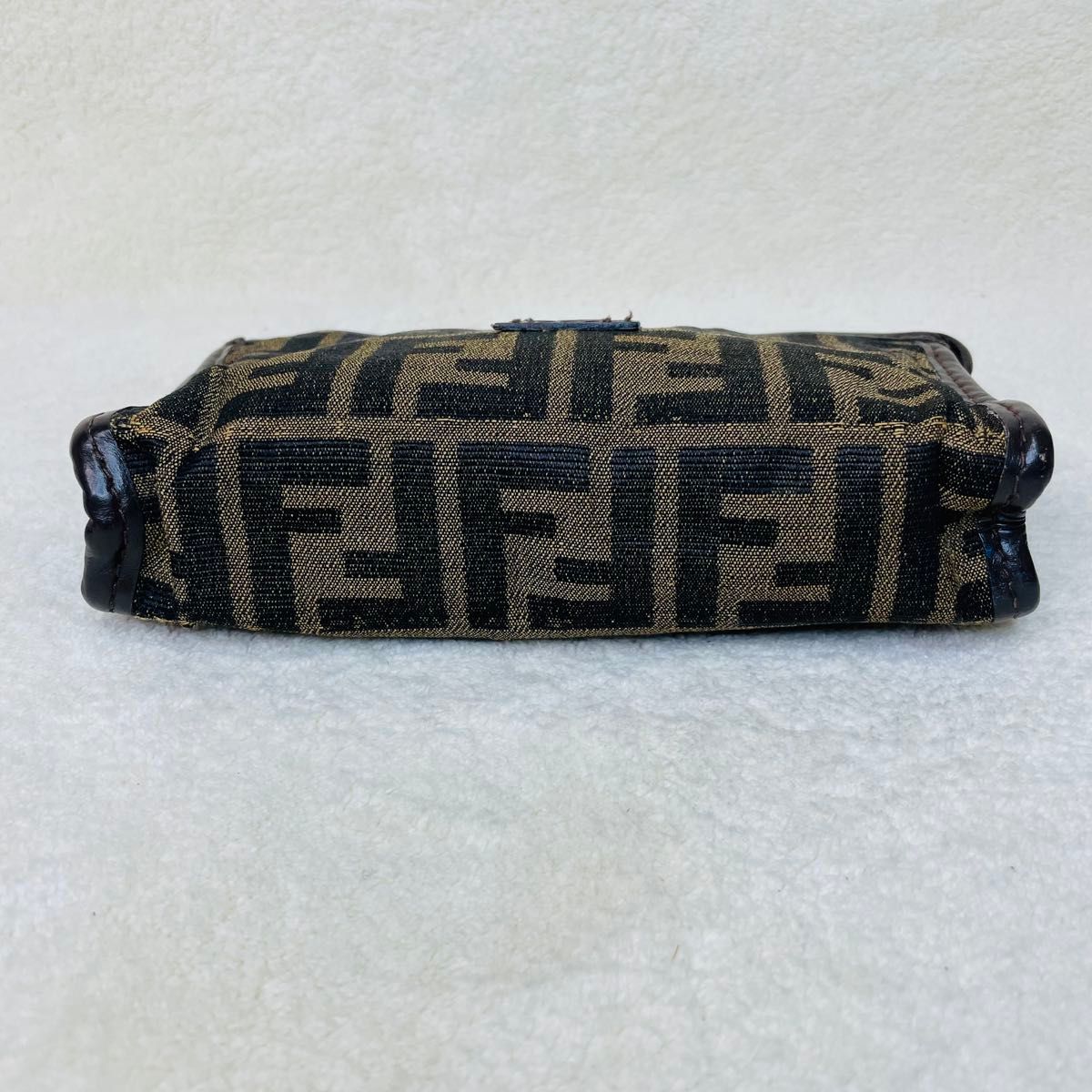 FENDI フェンディ ポーチ ズッカ柄|Yahoo!フリマ(旧PayPayフリマ) FENDI フェンディ ポーチ ズッカ柄|Yahoo!フリマ(旧PayPayフリマ)