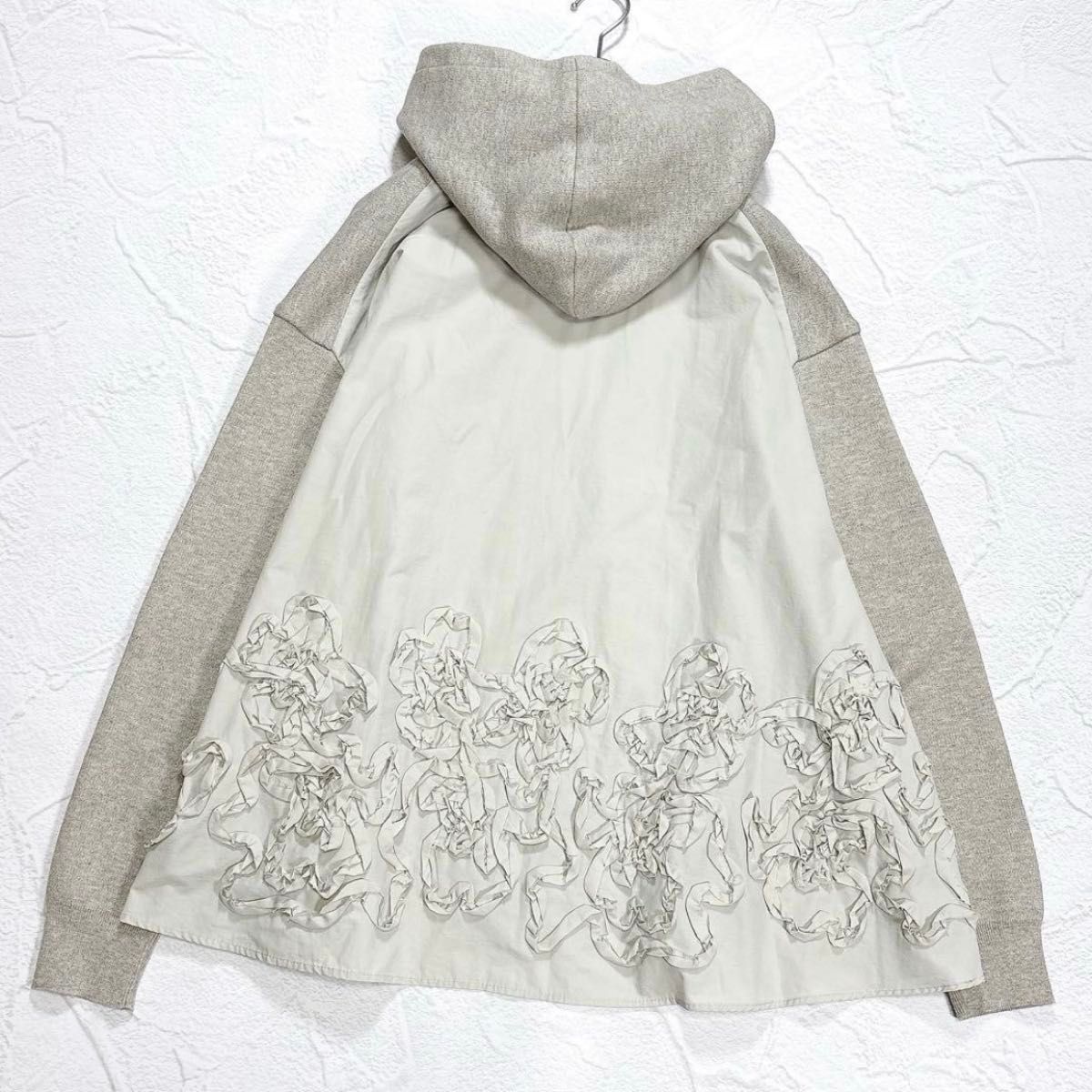 極美品 ビアズリー 後ろテープ刺繍フードパーカー ダブルジップ 極美品 ビアズリー 後ろテープ刺繍フードパーカー ダブルジップ