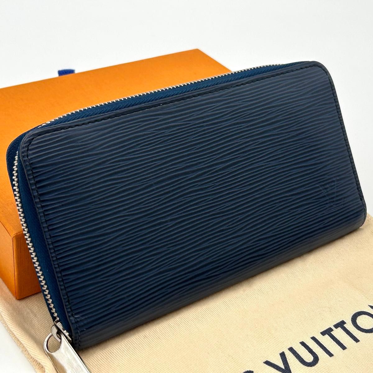 LOUIS VUITTON ルイヴィトン 長財布 エピ ジッピーウォレット LOUIS VUITTON ルイヴィトン 長財布 エピ ジッピーウォレット