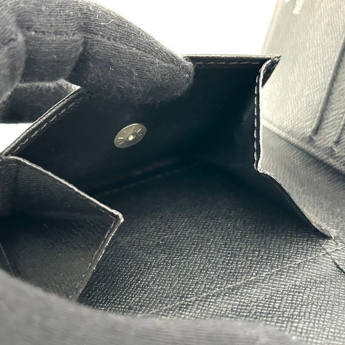 LOUIS VUITTON ルイヴィトン ダミエ グラフィット 二つ折り財布 LOUIS VUITTON ルイヴィトン ダミエ グラフィット 二つ折り財布