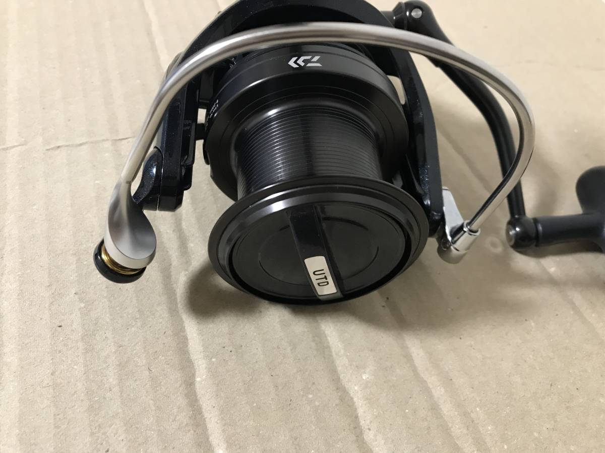 送料無料 中古 キズ少 ダイワ 15プロカーゴ5000遠投 少し異音あり 箱 送料無料 中古 キズ少 ダイワ 15プロカーゴ5000遠投 少し異音あり 箱