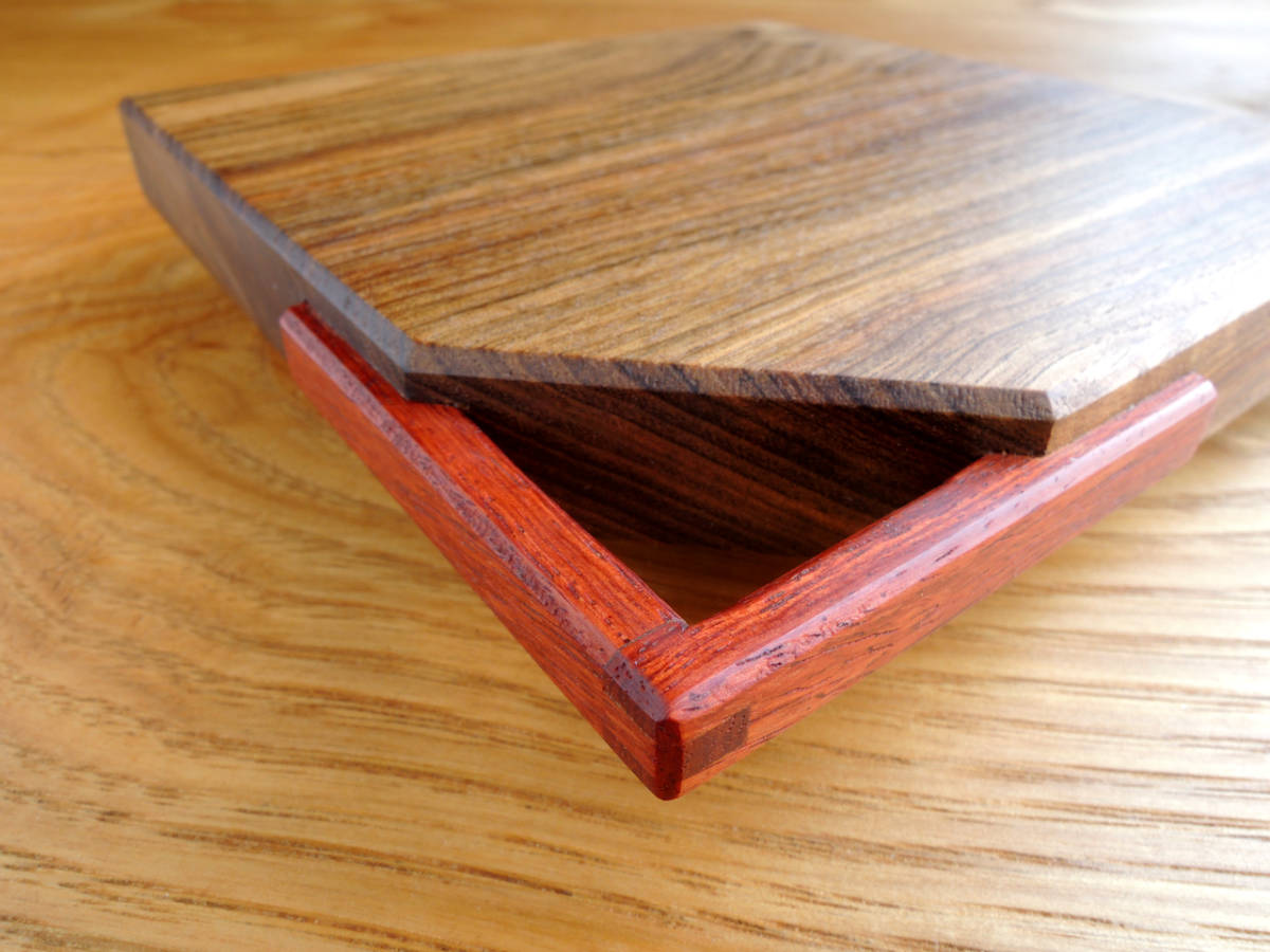 木製ミニまな板、鍋敷き♪カッティングボード♪フードトレー♪　神代楠　TypeA 20418