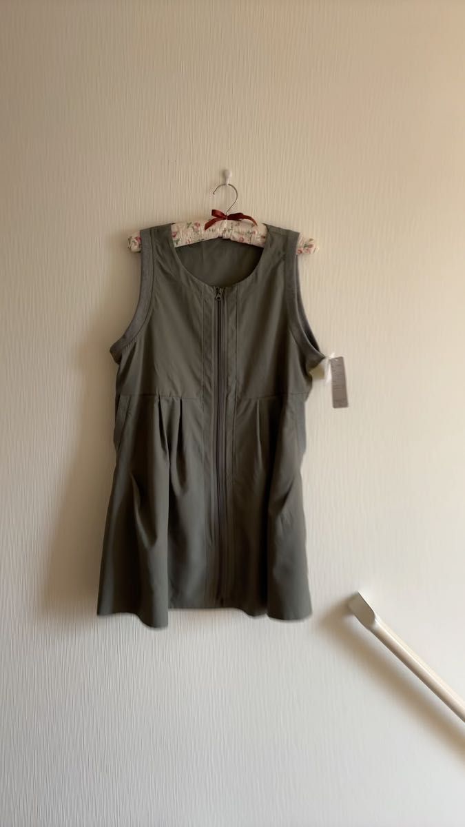 (新品)ロングジップアップベスト*モスグリーンM〜L