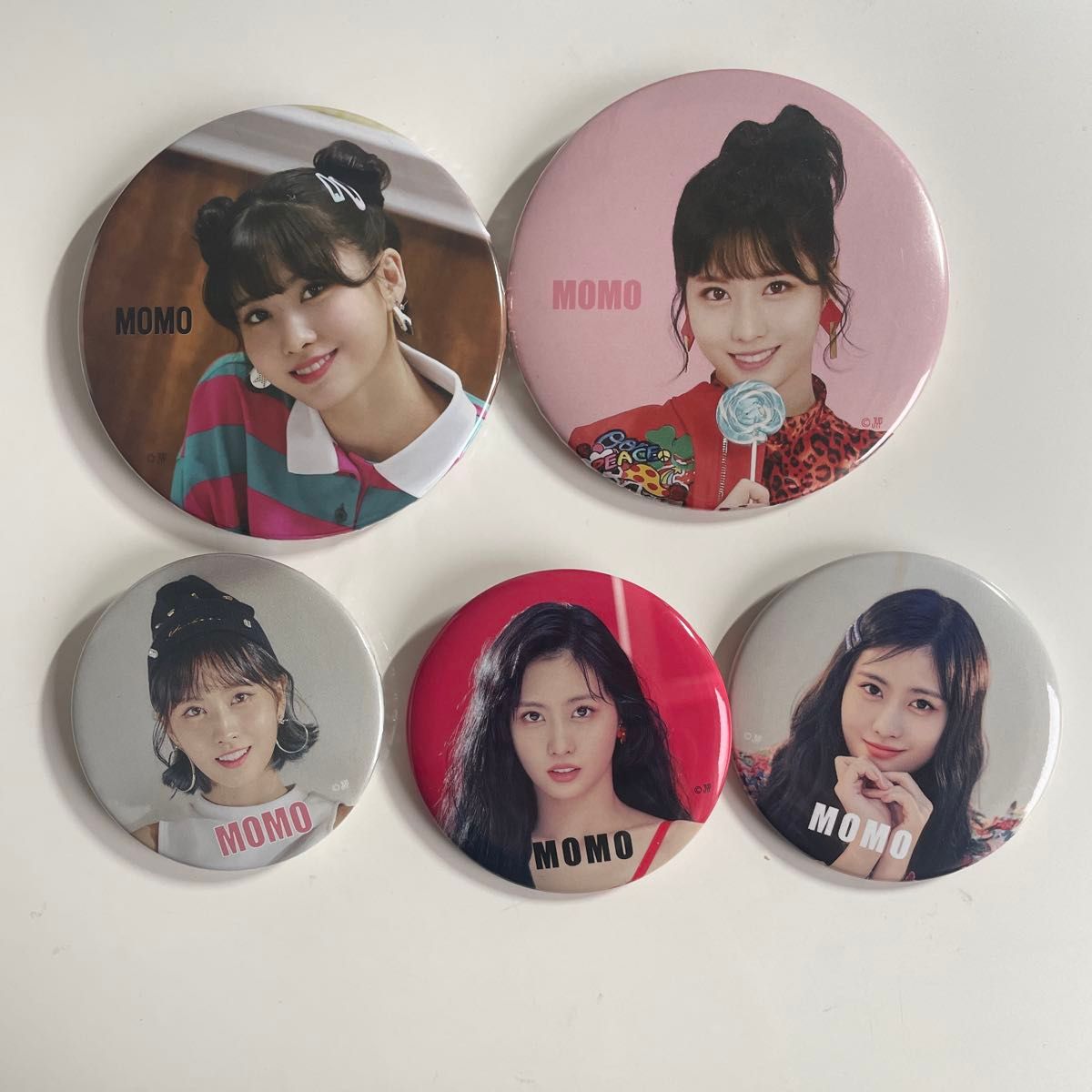 TWICE モモ BDZ TWICELAND CANDYPOP Lights 缶バッジ ライブ TWICE モモ BDZ TWICELAND CANDYPOP Lights 缶バッジ ライブ