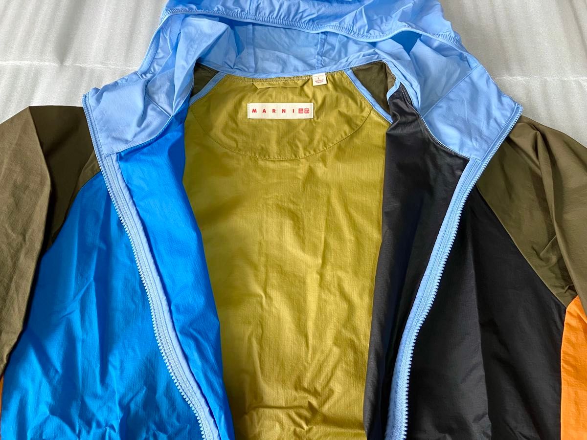 ユニクロ × MARNI マルニ ポケッタブルパーカ ナイロン ユニクロ × MARNI マルニ ポケッタブルパーカ ナイロン