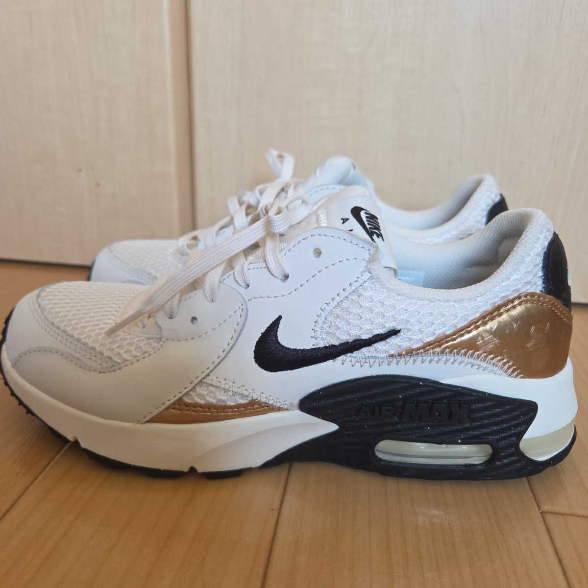 Nike エアマックス エクシー ホワイト/ゴールド24cm|Yahoo Nike エアマックス エクシー ホワイト/ゴールド24cm|Yahoo