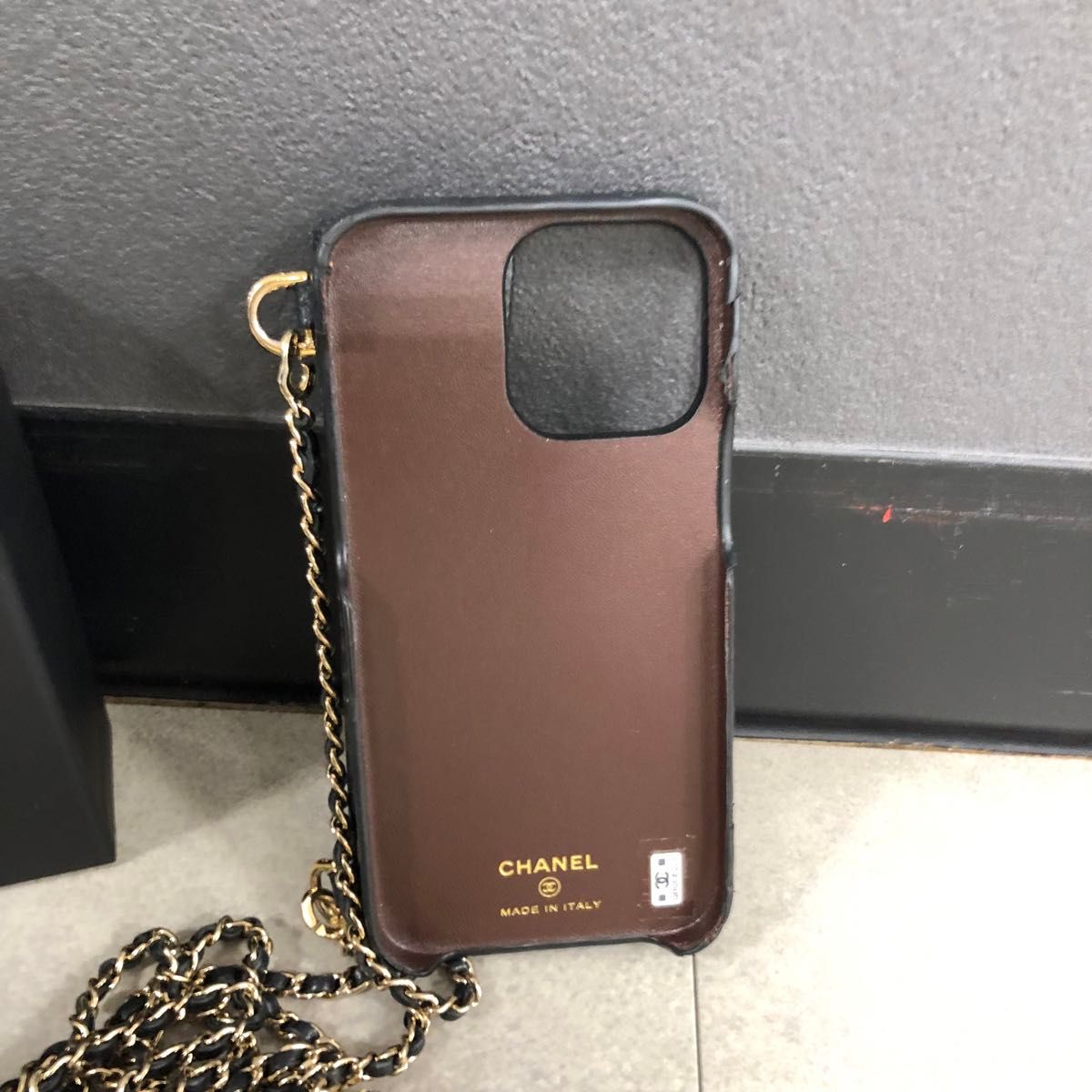 CHANEL シャネル ココマーク マトラッセ キャビアスキン iPhone CHANEL シャネル ココマーク マトラッセ キャビアスキン iPhone