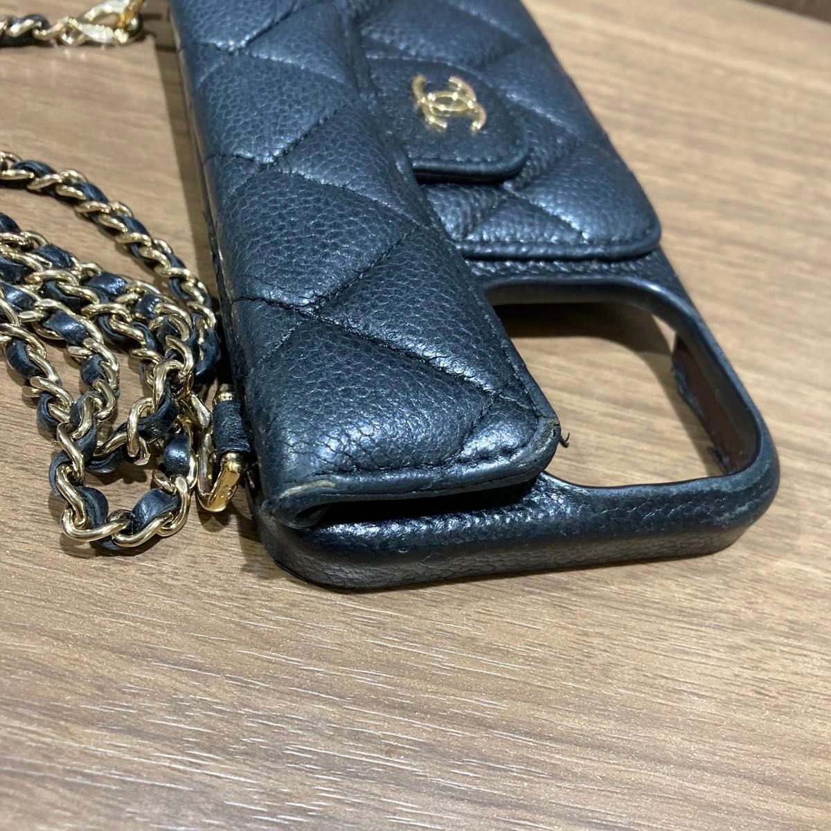 CHANEL シャネル ココマーク マトラッセ キャビアスキン iPhone CHANEL シャネル ココマーク マトラッセ キャビアスキン iPhone