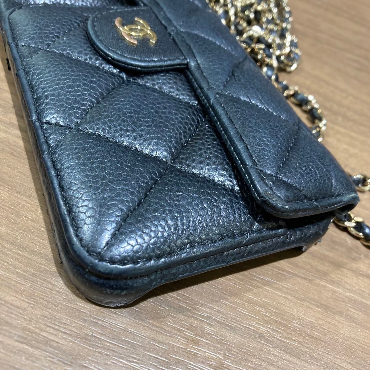 CHANEL シャネル ココマーク マトラッセ キャビアスキン iPhone CHANEL シャネル ココマーク マトラッセ キャビアスキン iPhone