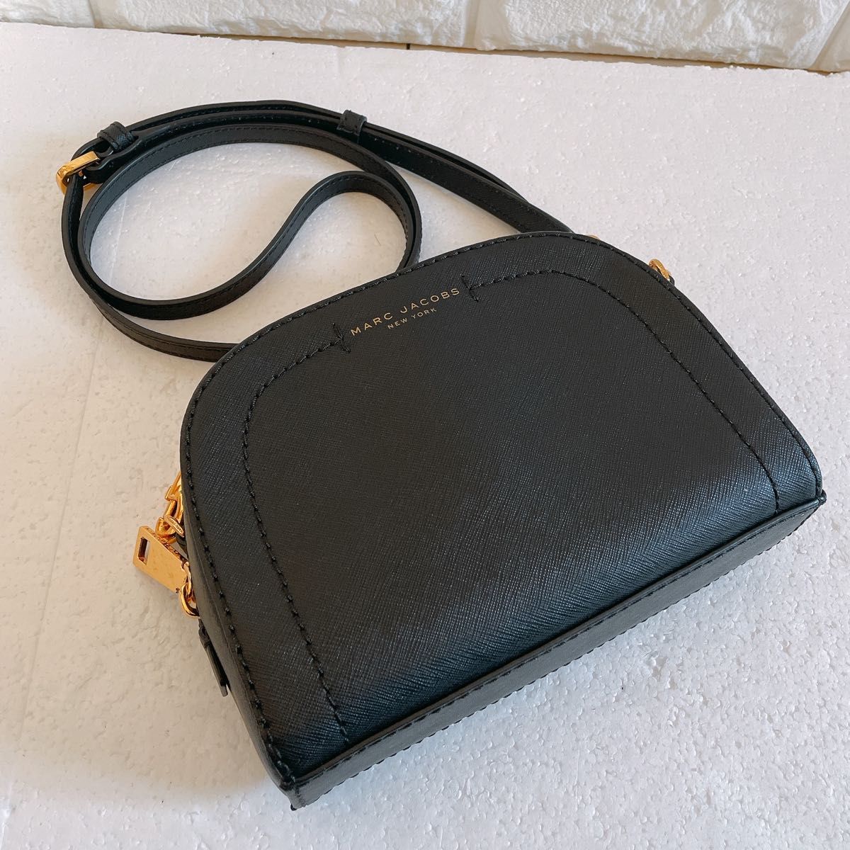 極美品 MARC JACOBS プレイバック ハーフムーン ショルダー 極美品 MARC JACOBS プレイバック ハーフムーン ショルダー