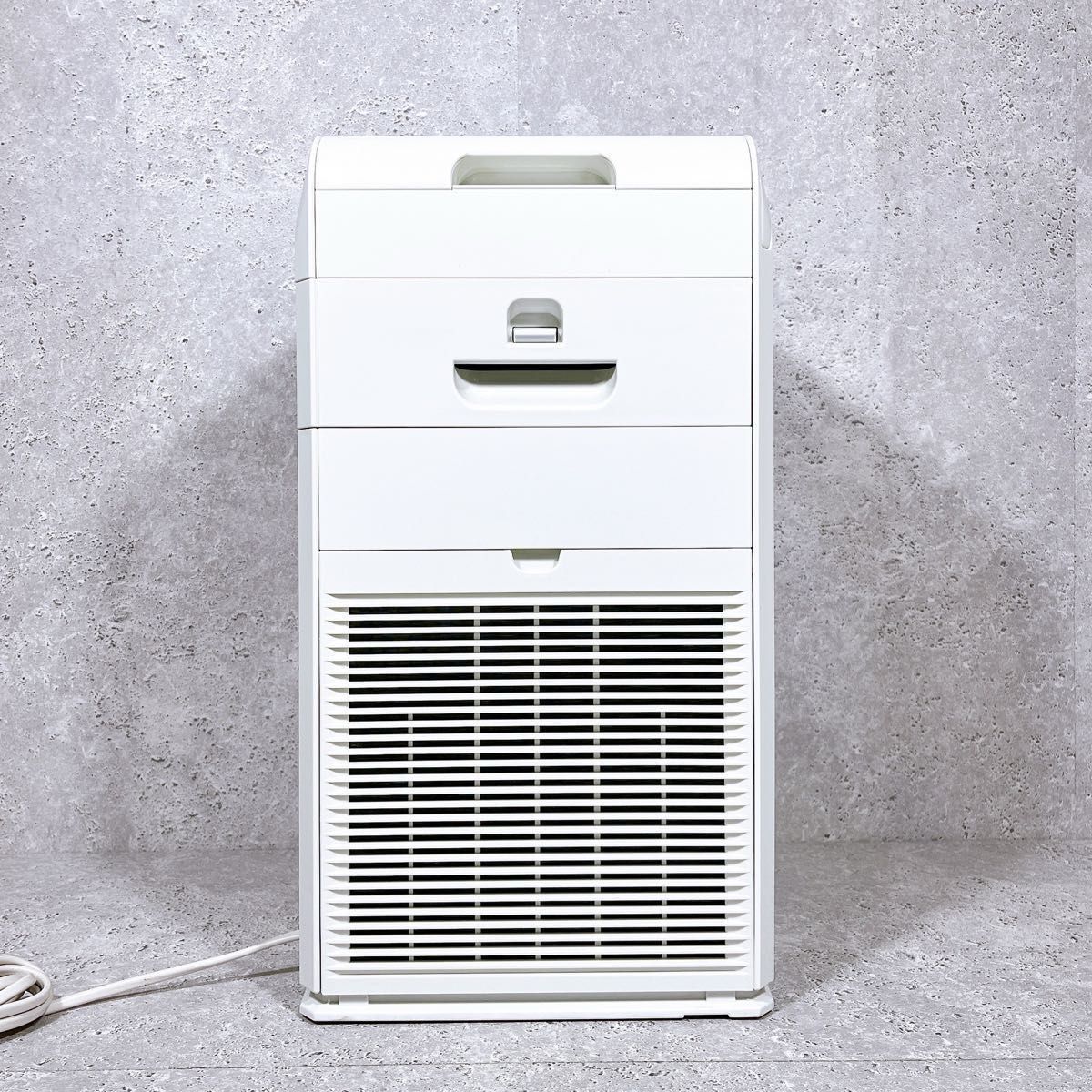 中古美品 ダイキン 空気清浄機 MC55X-W ストリーマ搭載 2021年製 中古美品 ダイキン 空気清浄機 MC55X-W ストリーマ搭載 2021年製