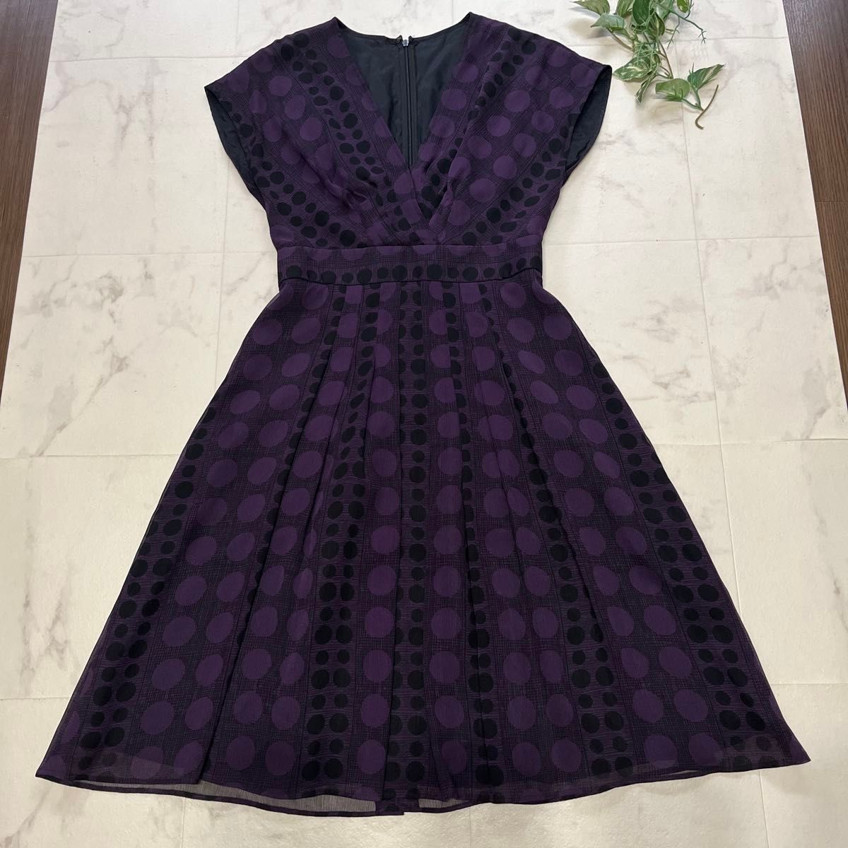 美品 ANAYI フレンチスリーブドット柄ワンピース サイズ38 紫 美品 ANAYI フレンチスリーブドット柄ワンピース サイズ38 紫