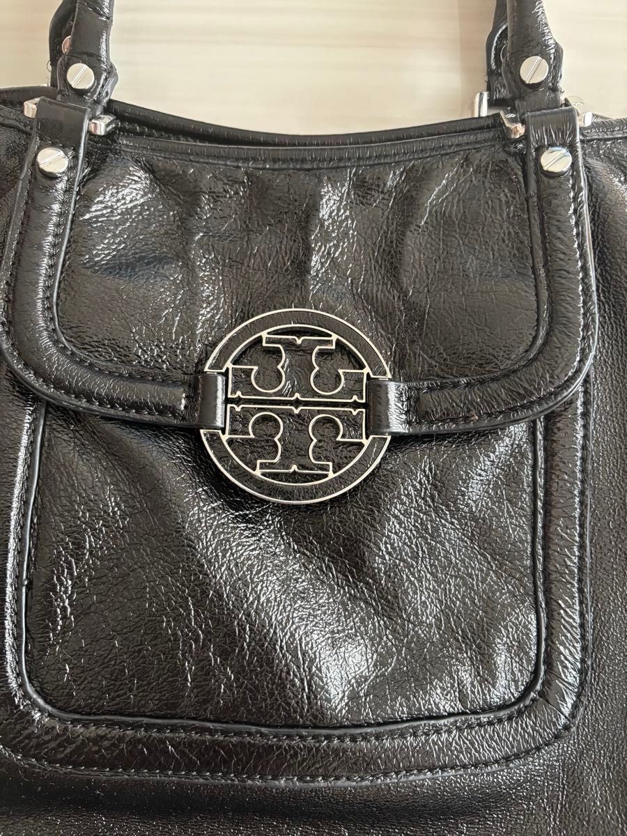 TORY BURCH トートバッグ ストラップ付き レザー 黒 ショルダー TORY BURCH トートバッグ ストラップ付き レザー 黒 ショルダー