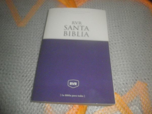 Santa Biblia / Holy Bible: Reina Valera Revisada IN ESPANOLA PAPERBACK 2018/1/23 Reina Valera Revisada VIDA PUB_画像1